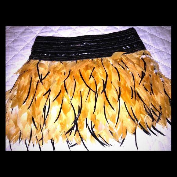 ✨ROBERTO CAVALLI Just Cavalli ostrich feather mini skirt. ✨ - Picture 5 of 13